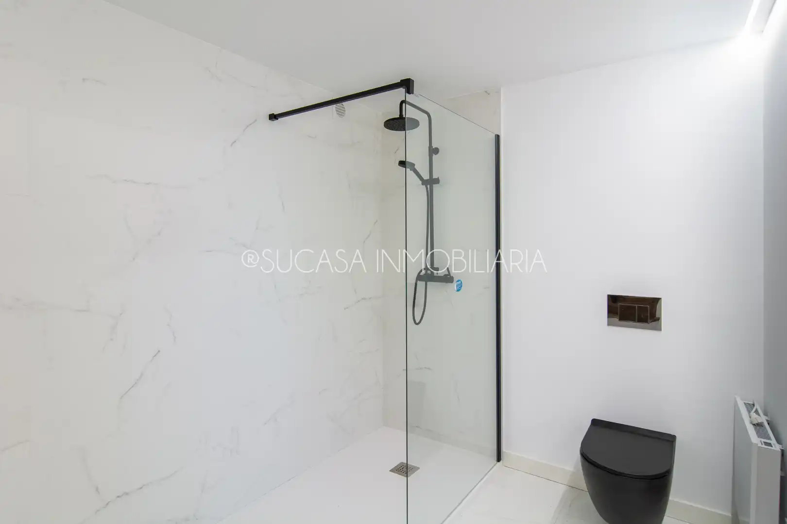 Bany de Loft de lloguer en A Coruña Capital  amb Calefacció, Parquet i Forn