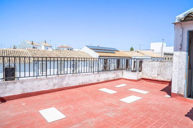 Casa adosada en Venta en Calle Constitución en Sabiote