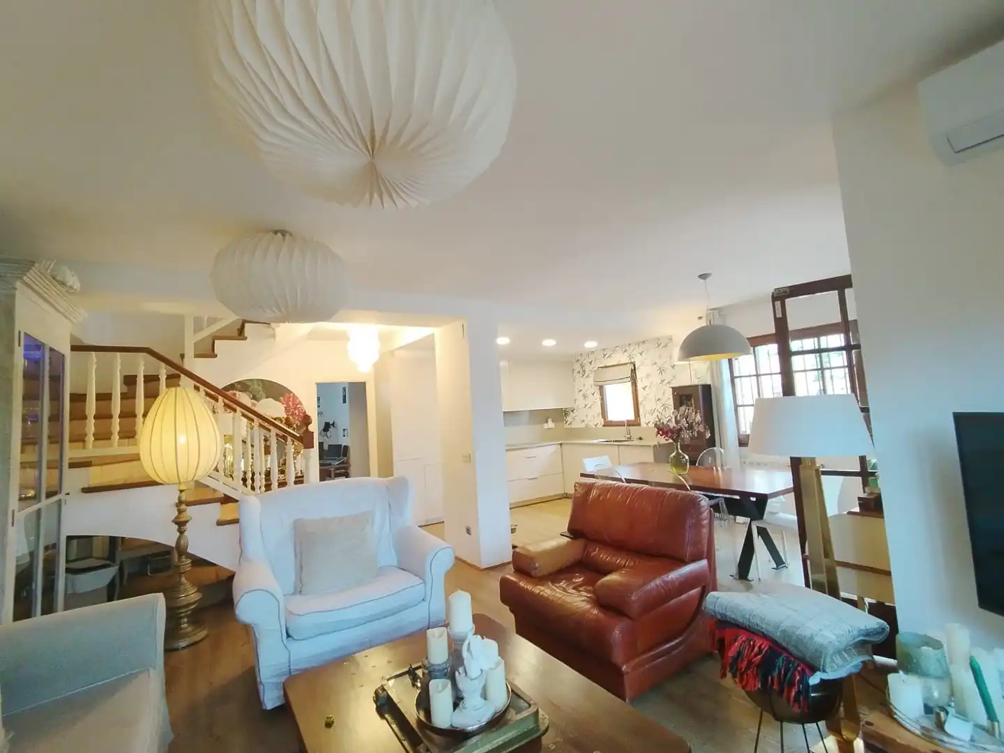 Wohnzimmer von Einfamilien-Reihenhaus zum Verkauf in Santa Cristina d'Aro mit Heizung und Terrasse
