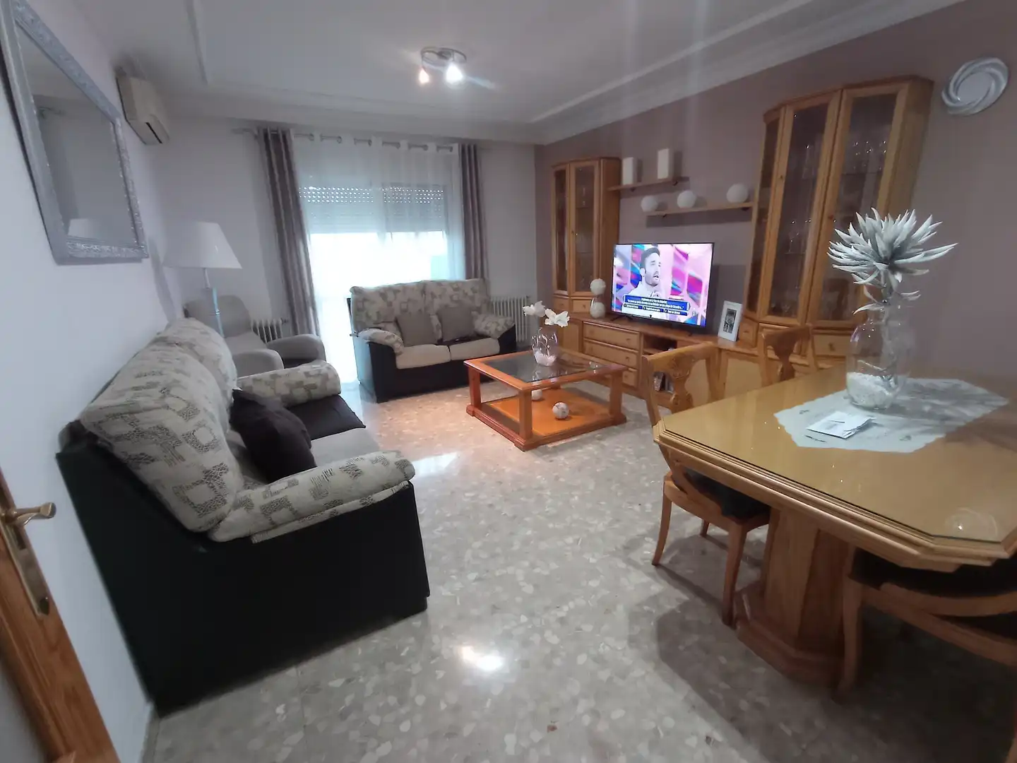 Sala d'estar de Casa adosada en venda en Miguelturra amb Aire condicionat i Traster