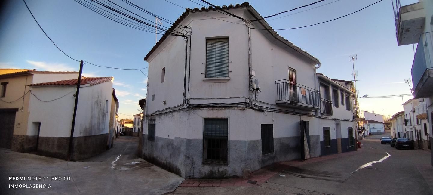 Exterior view of House or chalet for sale in Serradilla