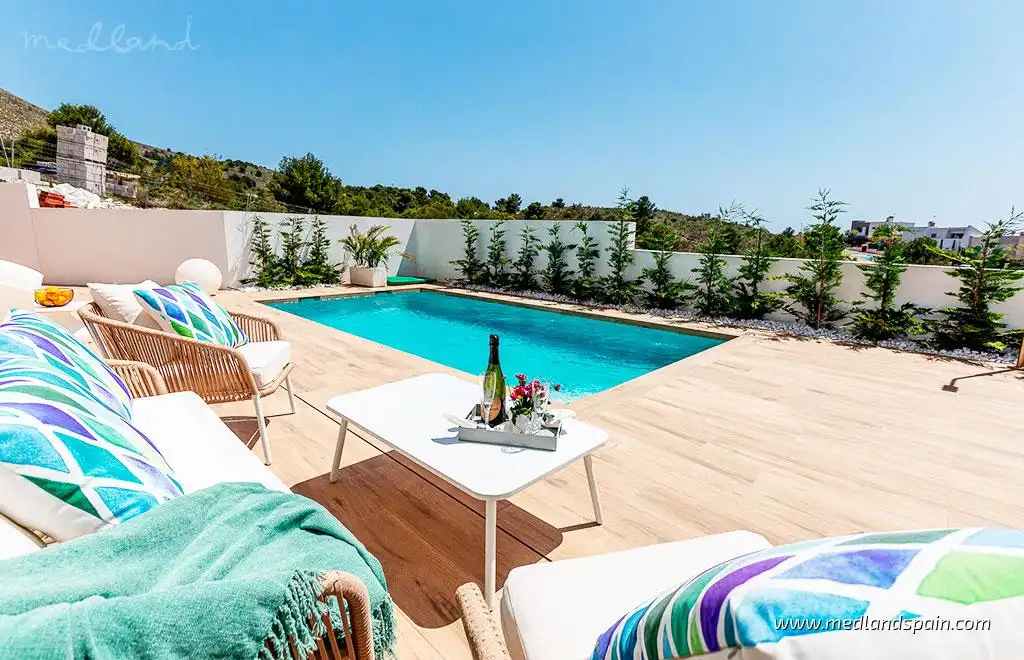 Villa mit Pool zum Verkauf in Golf Bahía