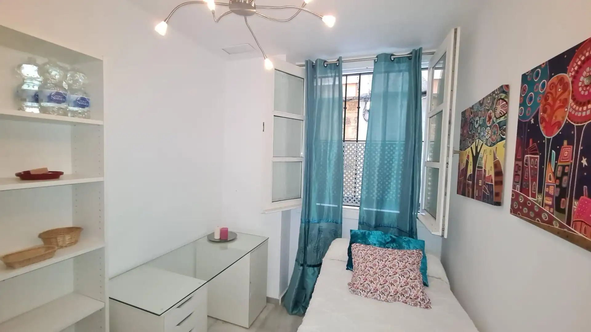 Habitación de Planta baja en venta en Cádiz