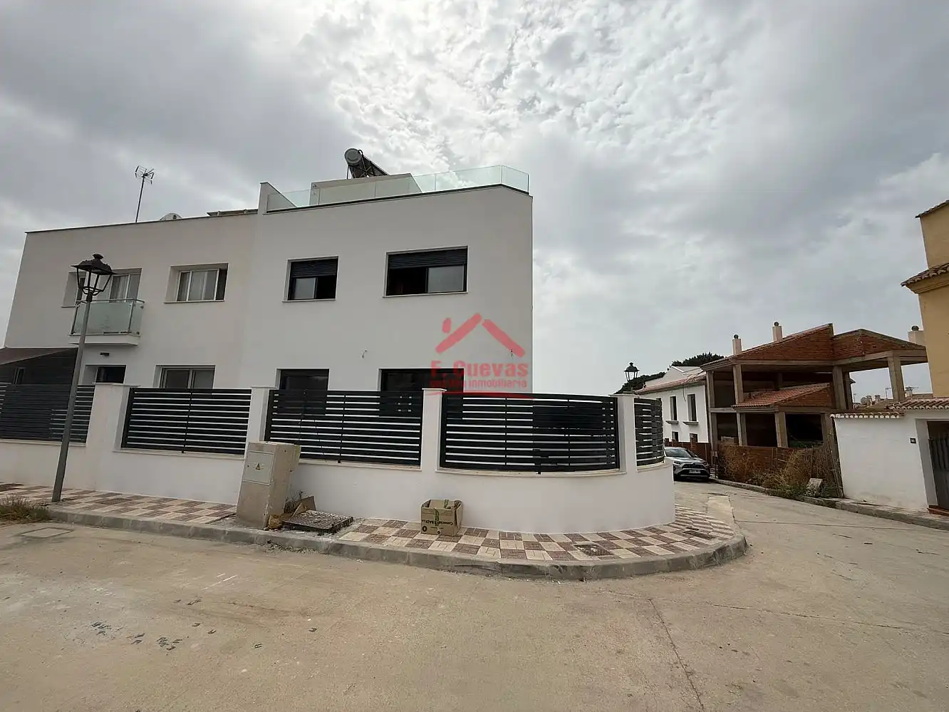 Vista exterior de Casa adosada en venda en Vélez-Málaga amb Terrassa i Forn