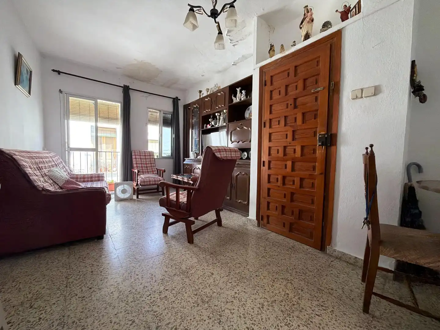 Sala d'estar de Casa adosada en venda en Marbella amb Terrassa, Moblat i Balcó