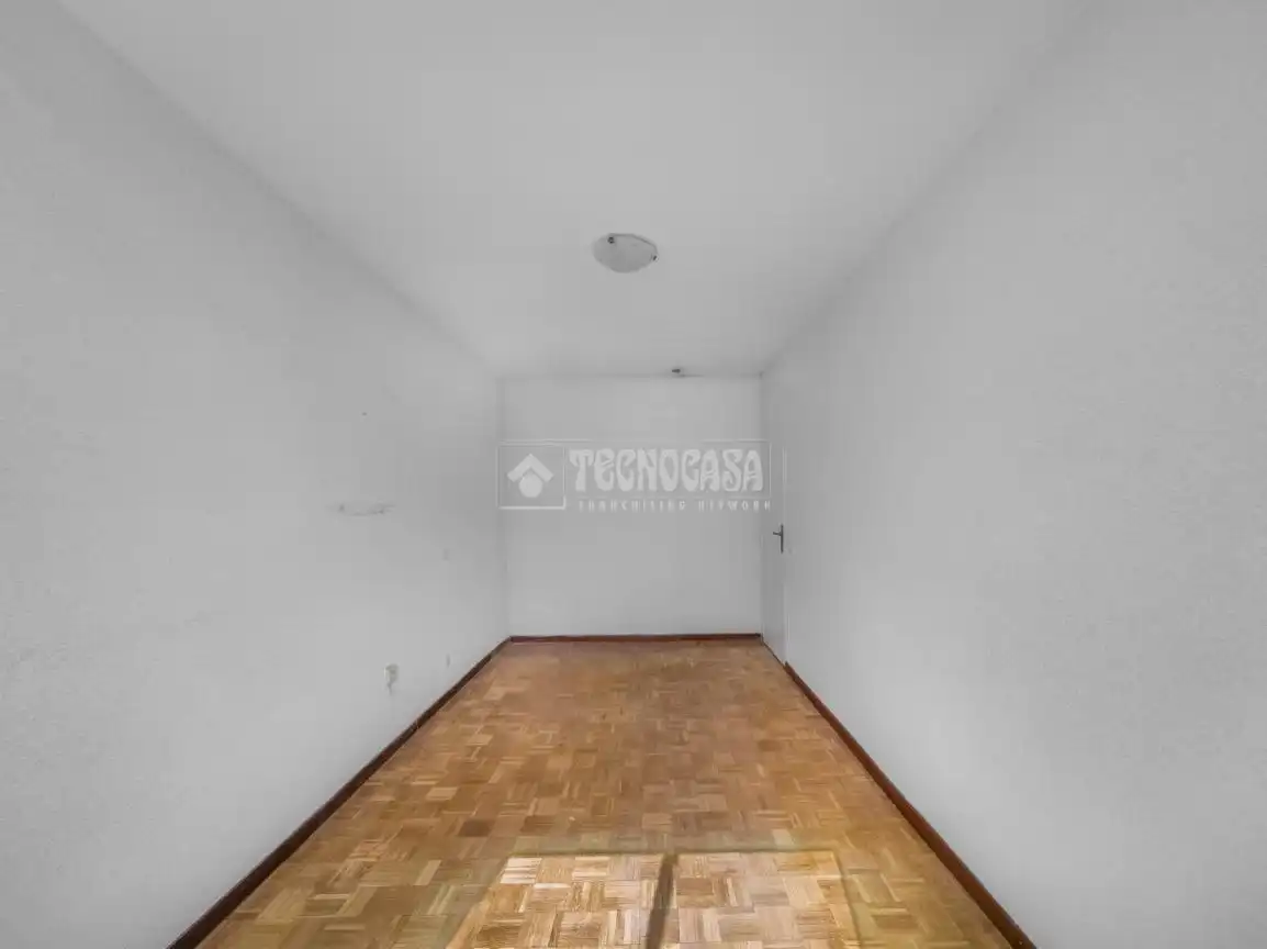 Piso en venta en Madrid con Calefacción, Parquet y Terraza