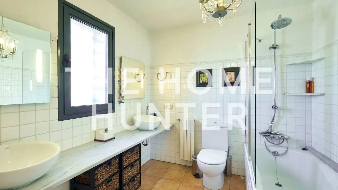 Bathroom of Houses for sale in Ventalló  with Air Conditioner, Heating and Private garden