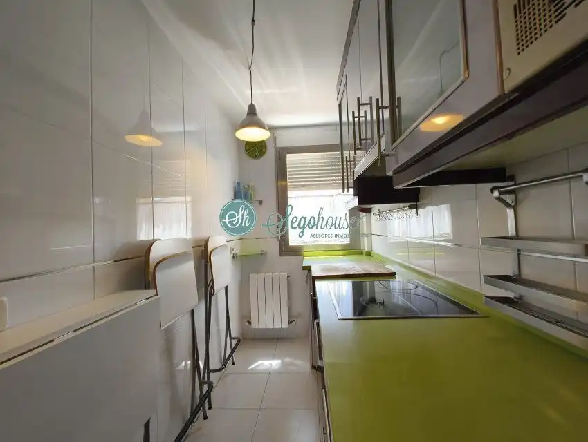 Cocina de Piso en venta en Torrecaballeros con Calefacción y Internet