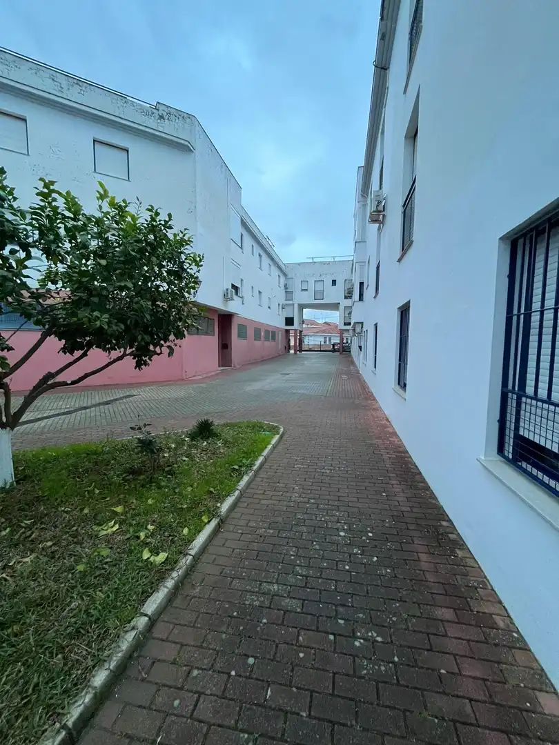 Vista exterior de Piso en venta en Villamartín con Aire acondicionado