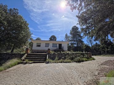 Villa con piscina in vendita a Trillo