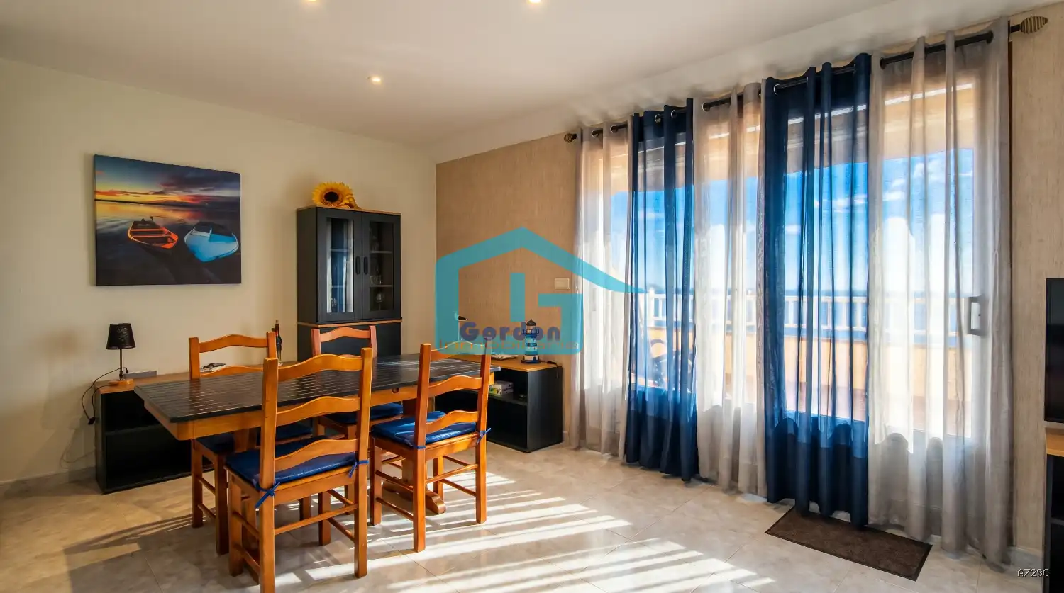 Comedor de Ático en venta en Sanxenxo con Calefacción, Terraza y Amueblado