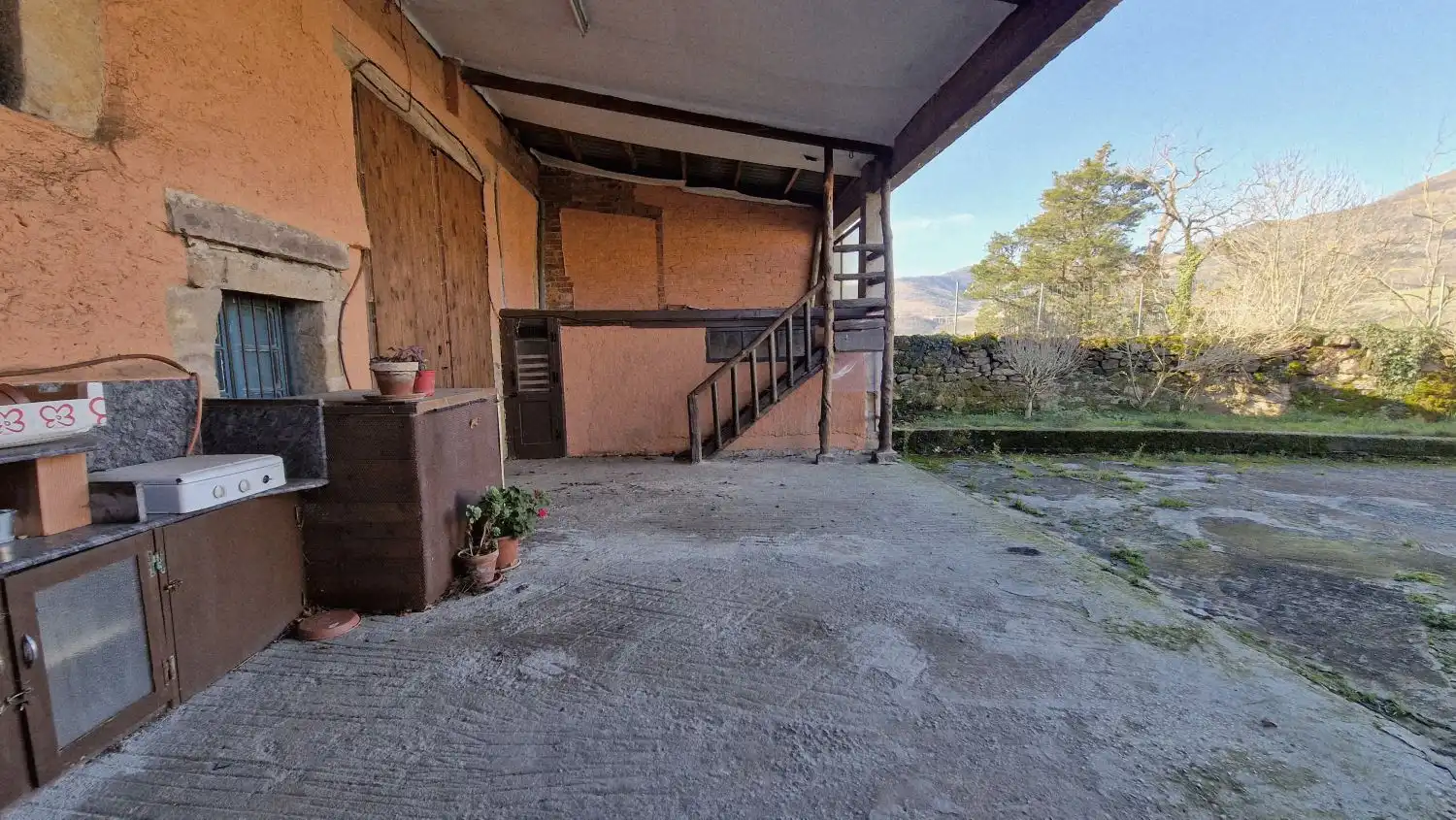 Jardí de Casa o xalet en venda en Molledo amb Calefacció, Terrassa i Traster