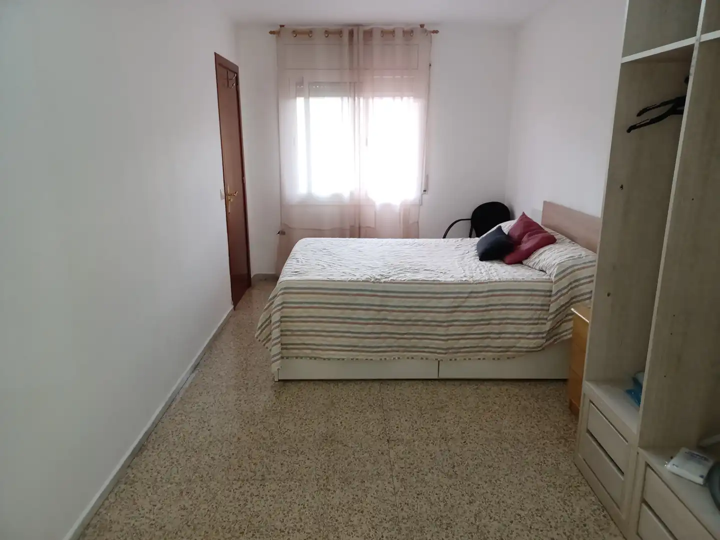 Habitación de Apartamento en venta en Figueres con Aire acondicionado, Calefacción y Terraza