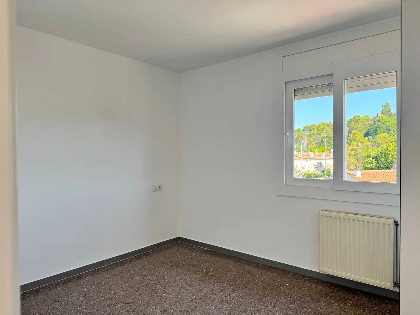 Schlafzimmer von Wohnung zur Miete in Girona mit Heizung, Ofen und Waschmaschine