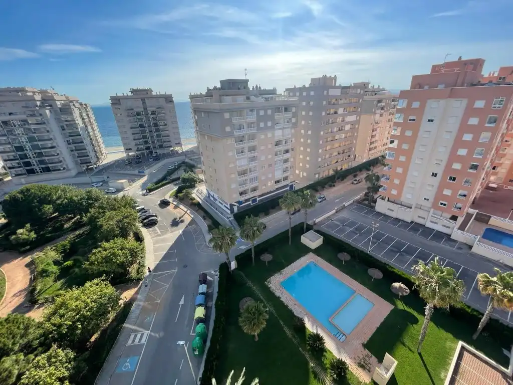 Vista exterior de Apartament en venda en La Manga del Mar Menor amb Terrassa, Piscina i Balcó