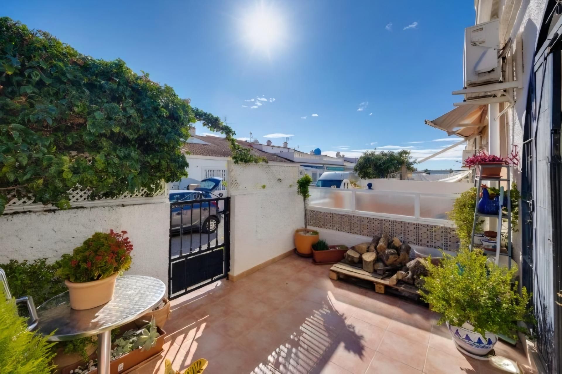 Jardí de Casa o xalet en venda en Torrevieja amb Aire condicionat, Jardí privat i Terrassa