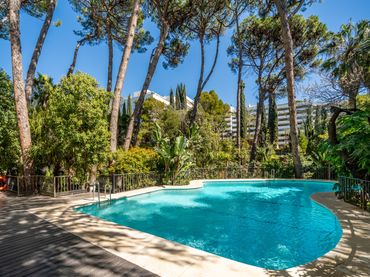 Apartamento con piscina en venta en Milla de Oro