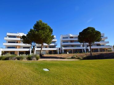 Pis amb balcó en venda a Alhama Golf Resort
