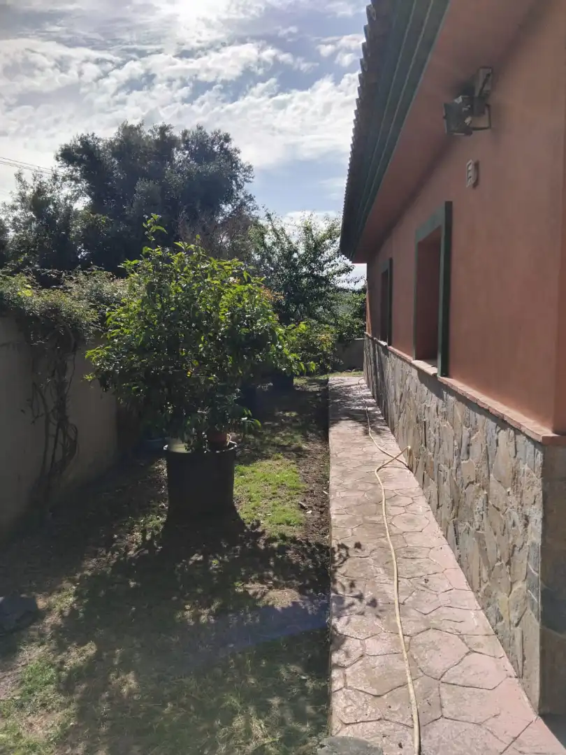 Vista exterior de Casa o xalet en venda en Tarifa amb Aire condicionat, Jardí privat i Parquet