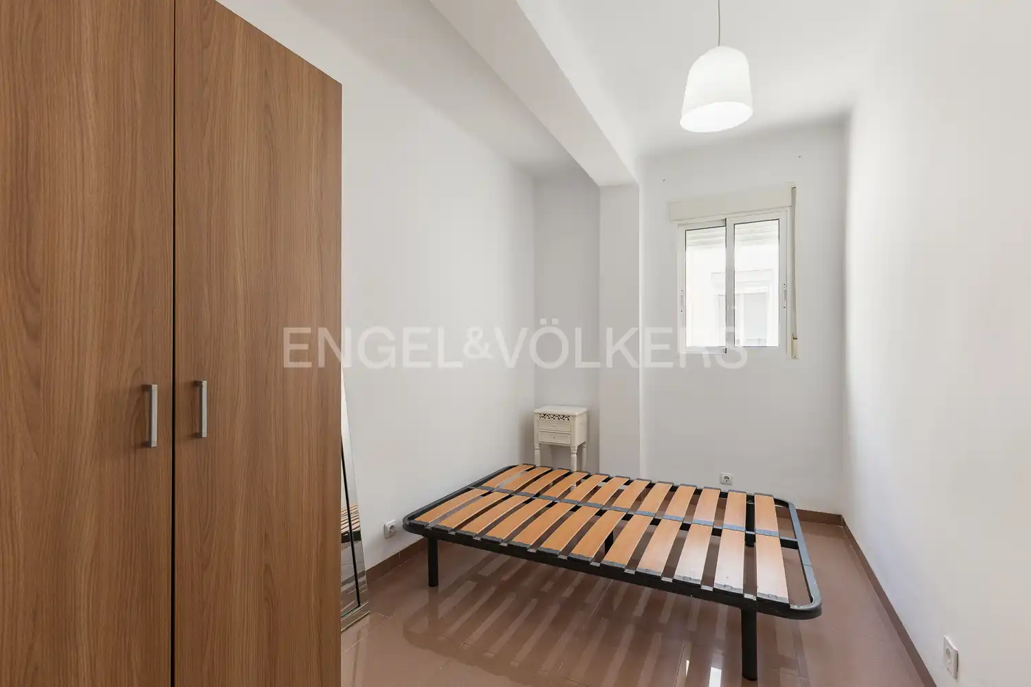 Schlafzimmer von Dachboden zur Miete in Valencia mit Heizung, Terrasse und Abstellraum