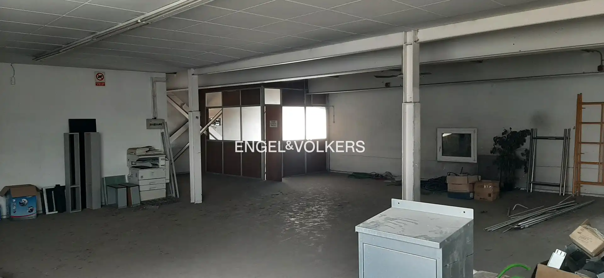 Nau industrial en venda en Barberà del Vallès