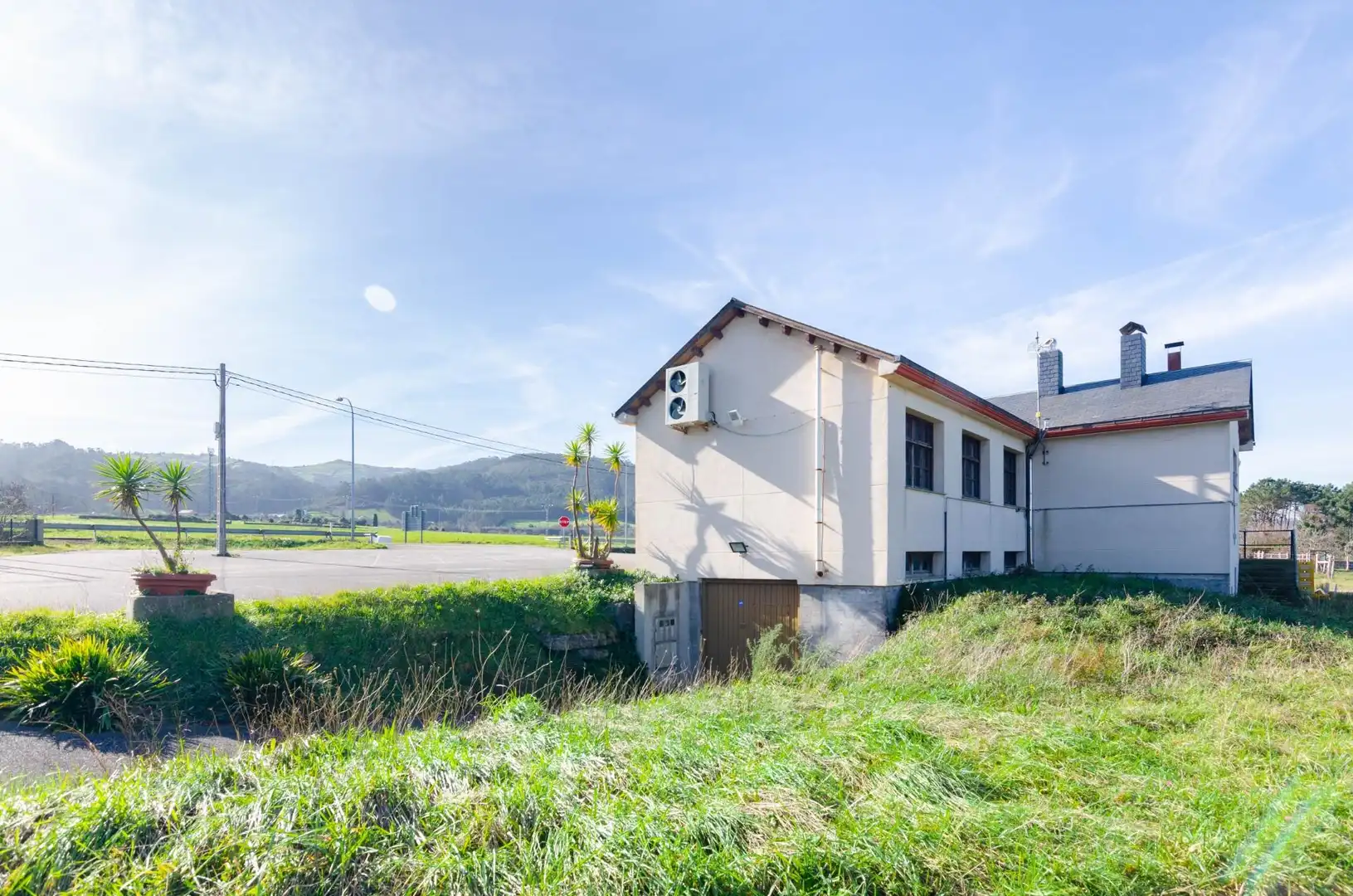 Vista exterior de Local en venda en Valdés - Luarca