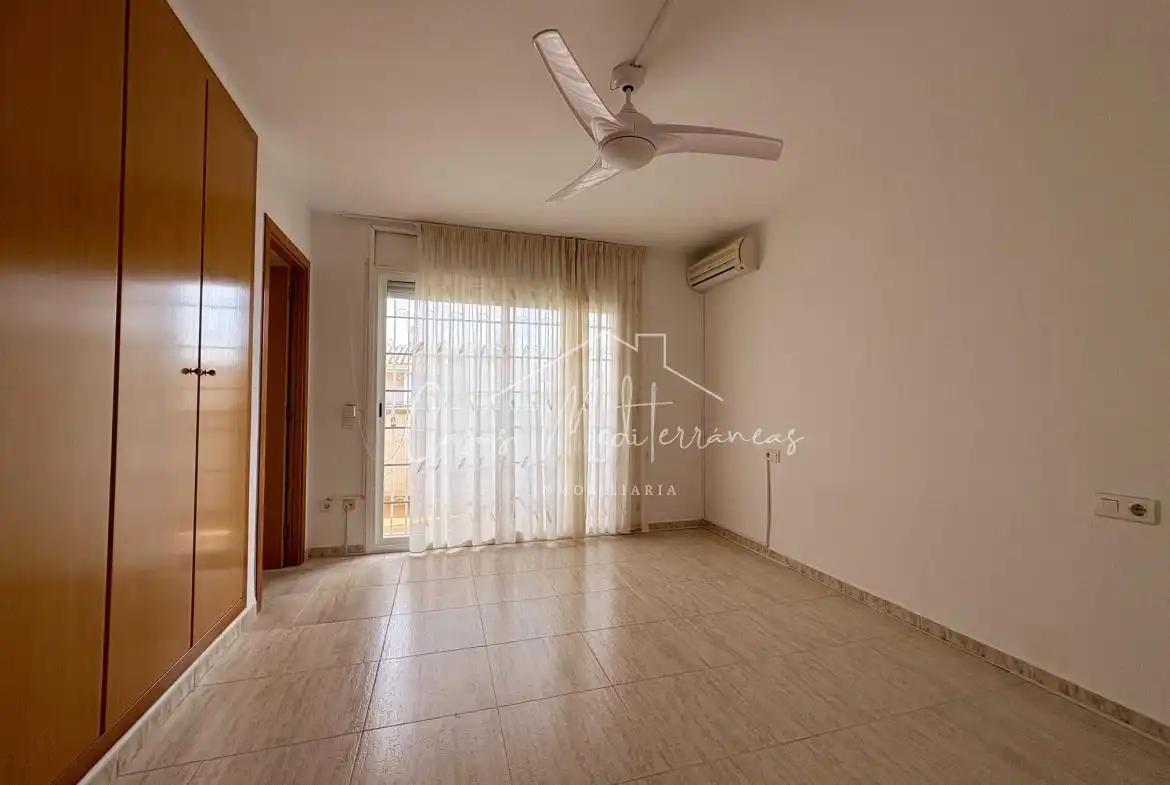 Casa aparellada amb terrassa en venda a Carrer Artur Martorell, imagen 17