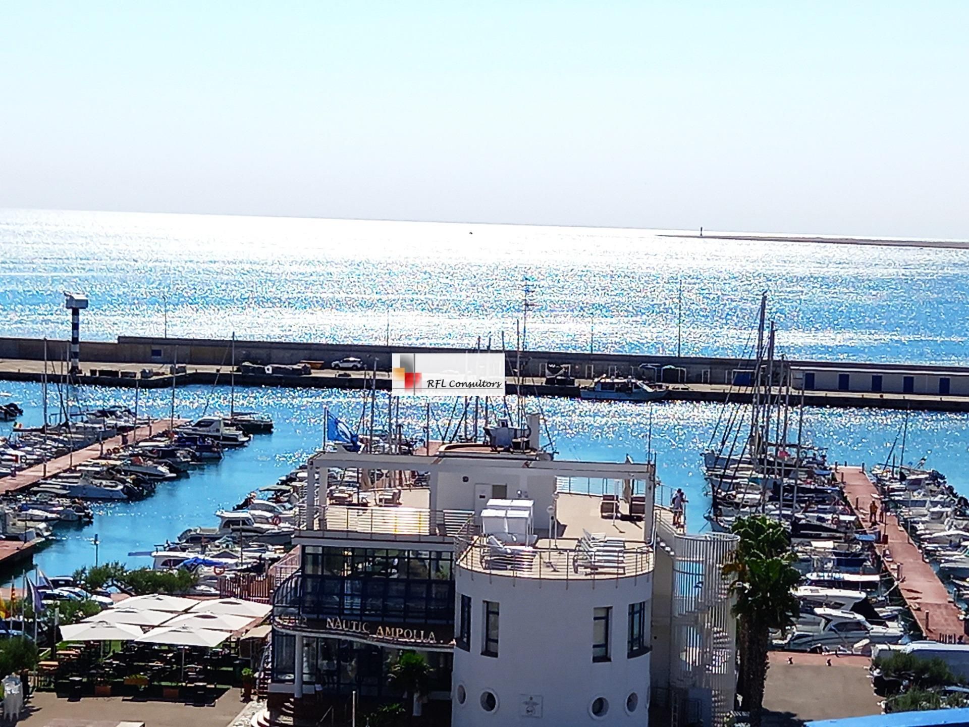 Vista exterior de Apartamento en venta en L'Ampolla con Terraza y Balcón