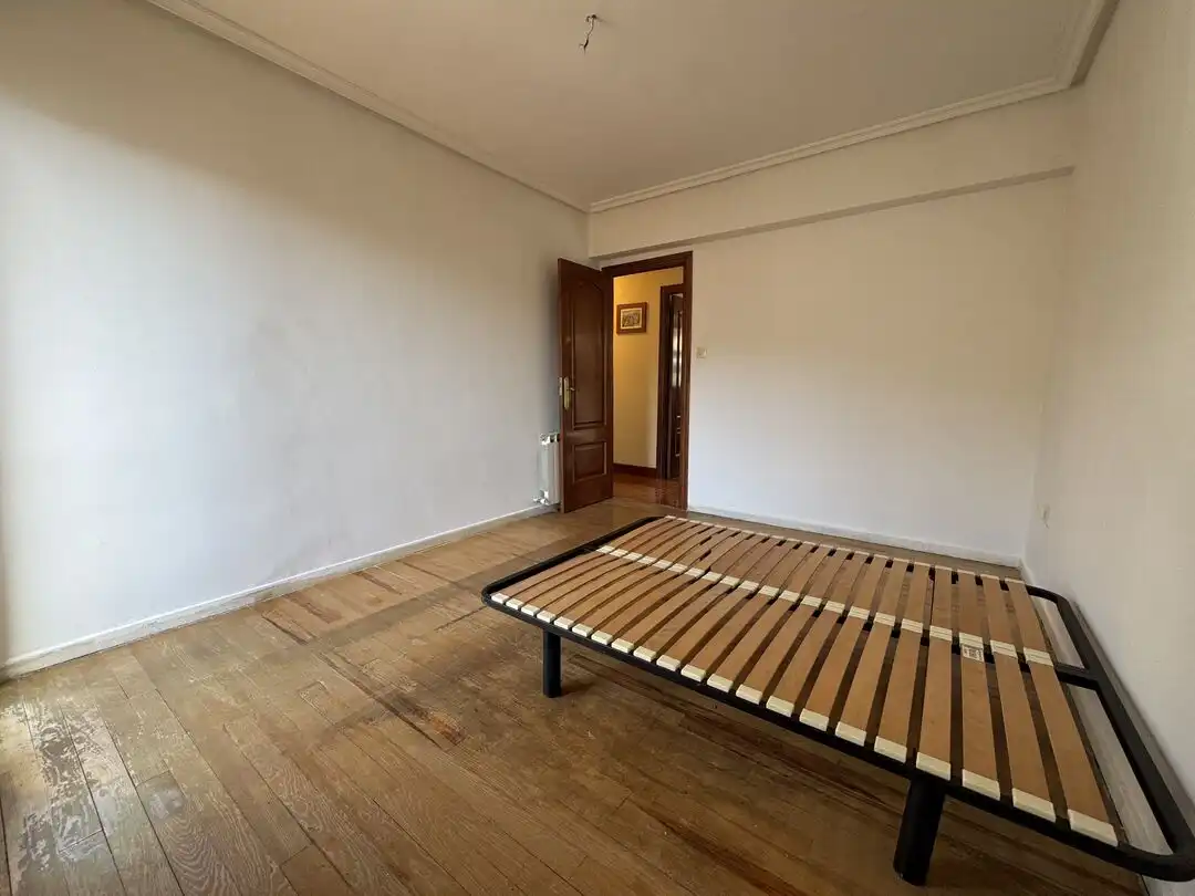 Bedroom of Flat for sale in Legazpi  with Heating and Balcony