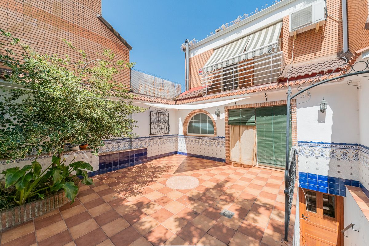 Jardí de Casa o xalet en venda en Móstoles amb Aire condicionat, Calefacció i Jardí privat