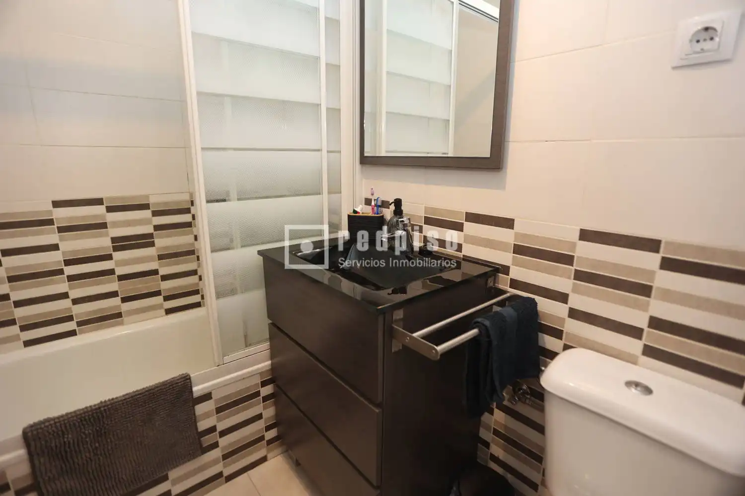 Bathroom of Flat for sale in Madrid  with Air Conditioner, Heating and Terrace