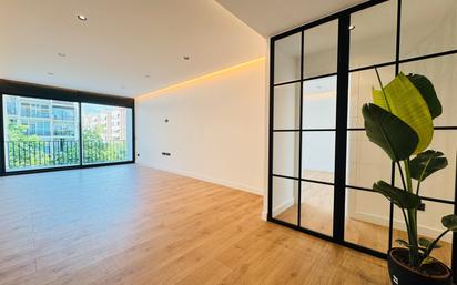 Living room of Flat for sale in  Barcelona Capital  with Air Conditioner, Heating and Parquet flooring