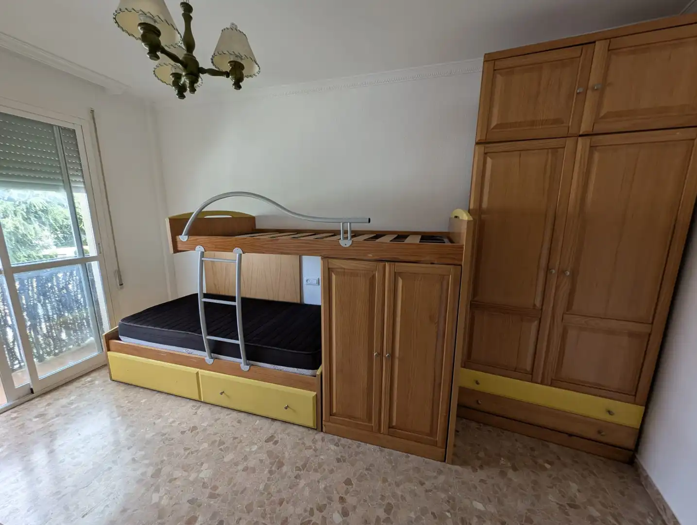Dormitori de Dúplex de lloguer en Lucena amb Aire condicionat, Calefacció i Terrassa