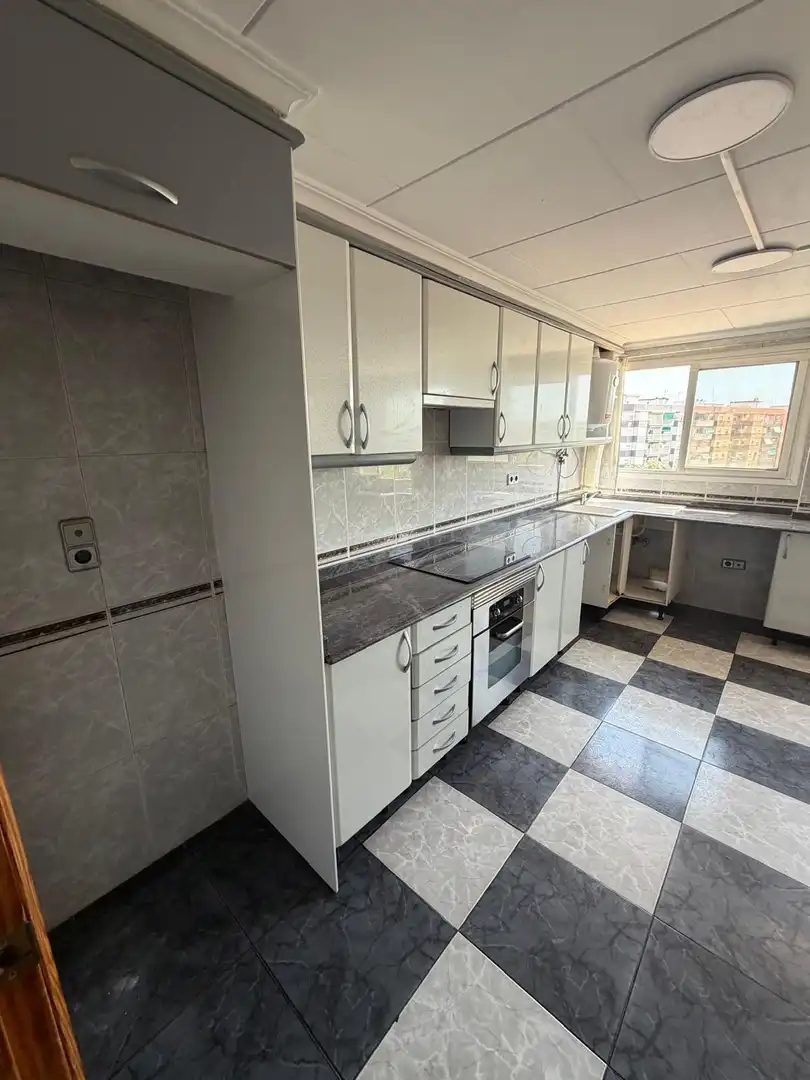 Cocina de Piso en venta en Valencia con Balcón