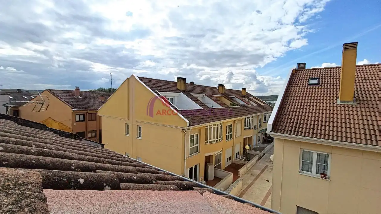 Terrassa de Casa adosada en venda en Burgos amb Calefacció, Terrassa i Traster