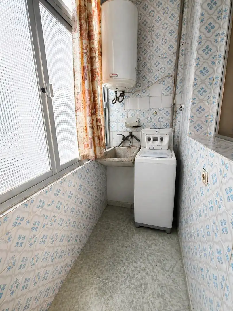 Bathroom of Flat for sale in Granada
