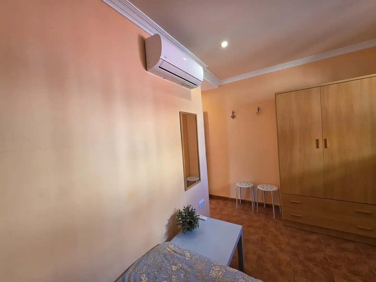 Schlafzimmer von Wohnungen zum Verkauf in La Línea de la Concepción mit Klimaanlage, Terrasse und Schwimmbad