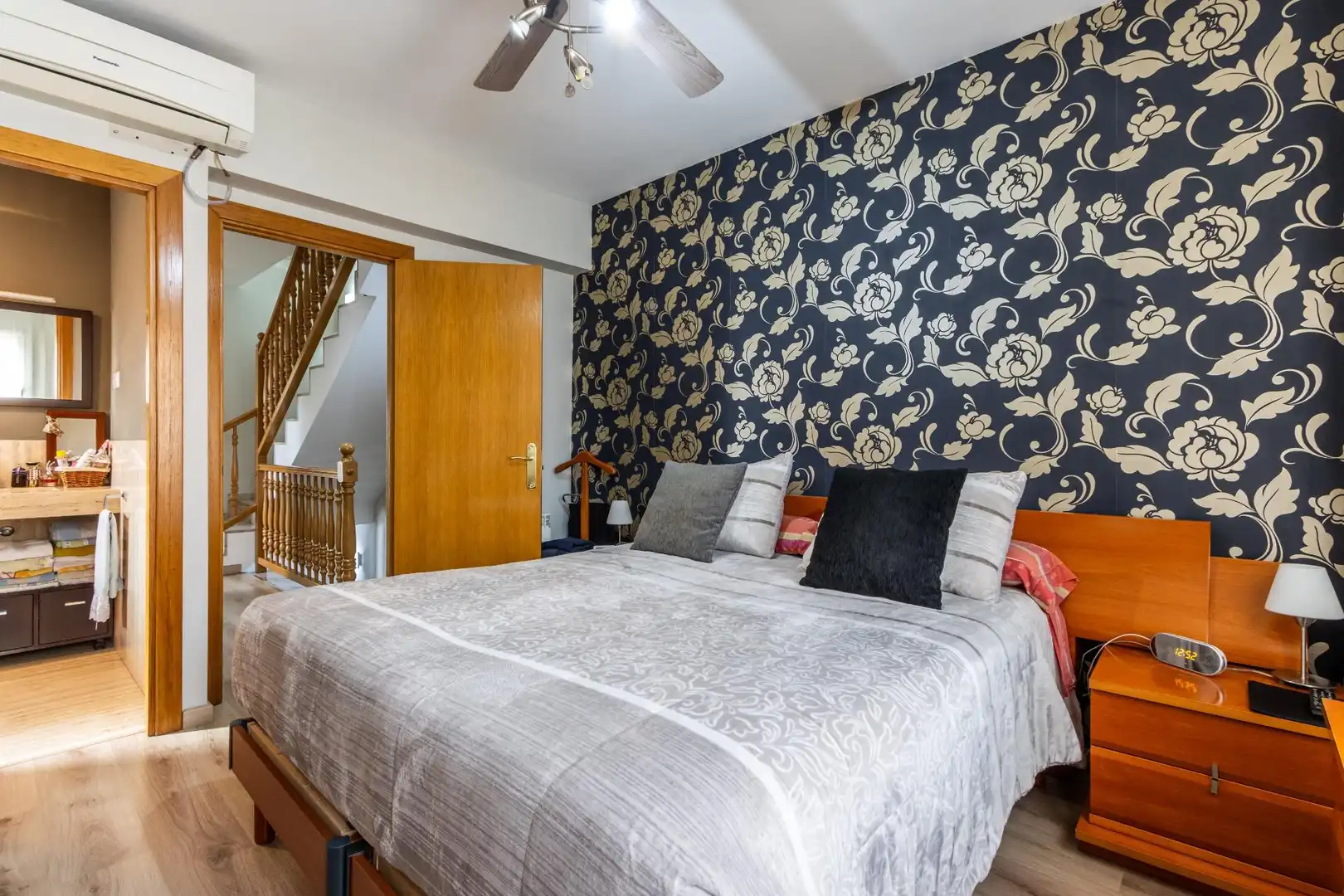 Habitación de Casa o chalet en venta en Castellar del Vallès con Aire acondicionado, Calefacción y Jardín privado