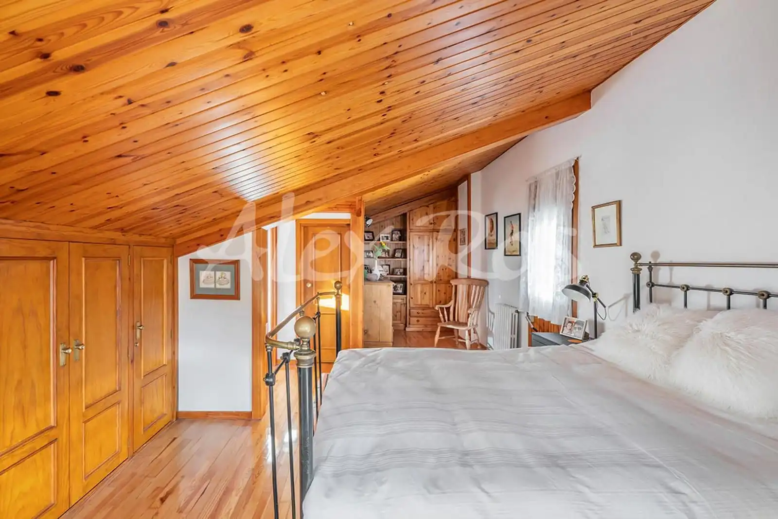 Dormitori de Casa o xalet en venda en Fontanals de Cerdanya amb Terrassa, Traster i Moblat