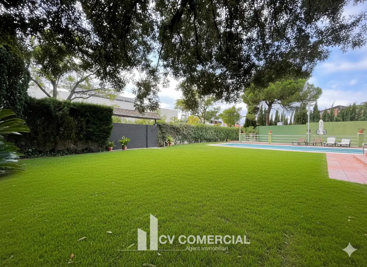 Jardí de Casa o xalet en venda en Sant Cugat del Vallès amb Aire condicionat, Calefacció i Jardí privat