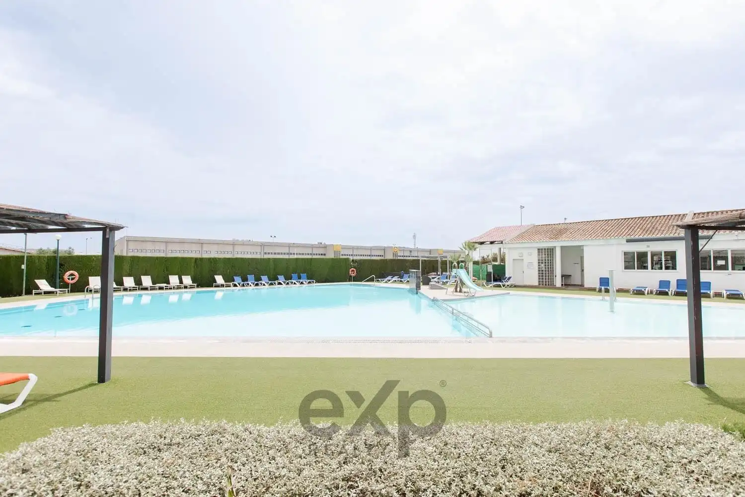 Piscina de Casa o chalet en venta en Riba-roja de Túria con Aire acondicionado, Jardín privado y Terraza
