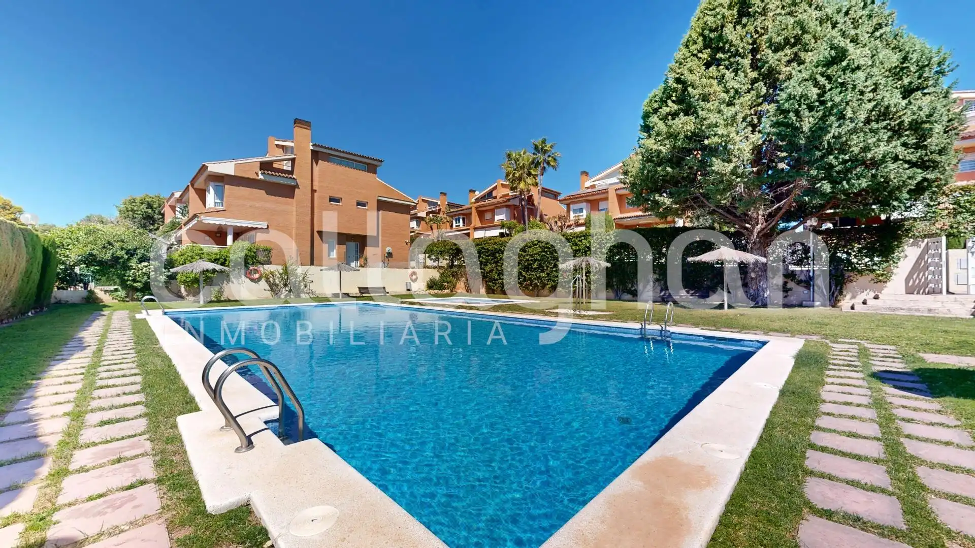 Garden of Ground floor for sale in Valencia  with Air Conditioner, Private garden and Storage room