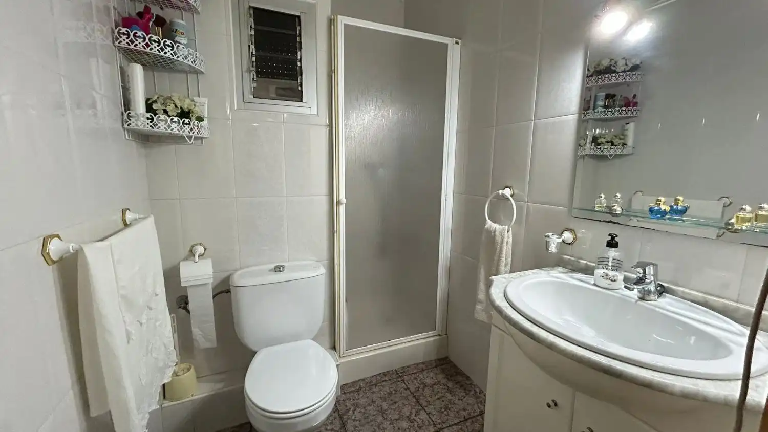 Badezimmer von Wohnung zum Verkauf in Albacete mit Klimaanlage, Heizung und Balkon