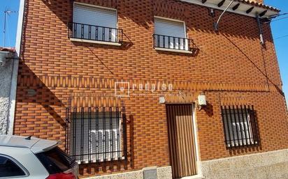 Exterior view of House or chalet for sale in Cebolla  with Air Conditioner, Heating and Storage room