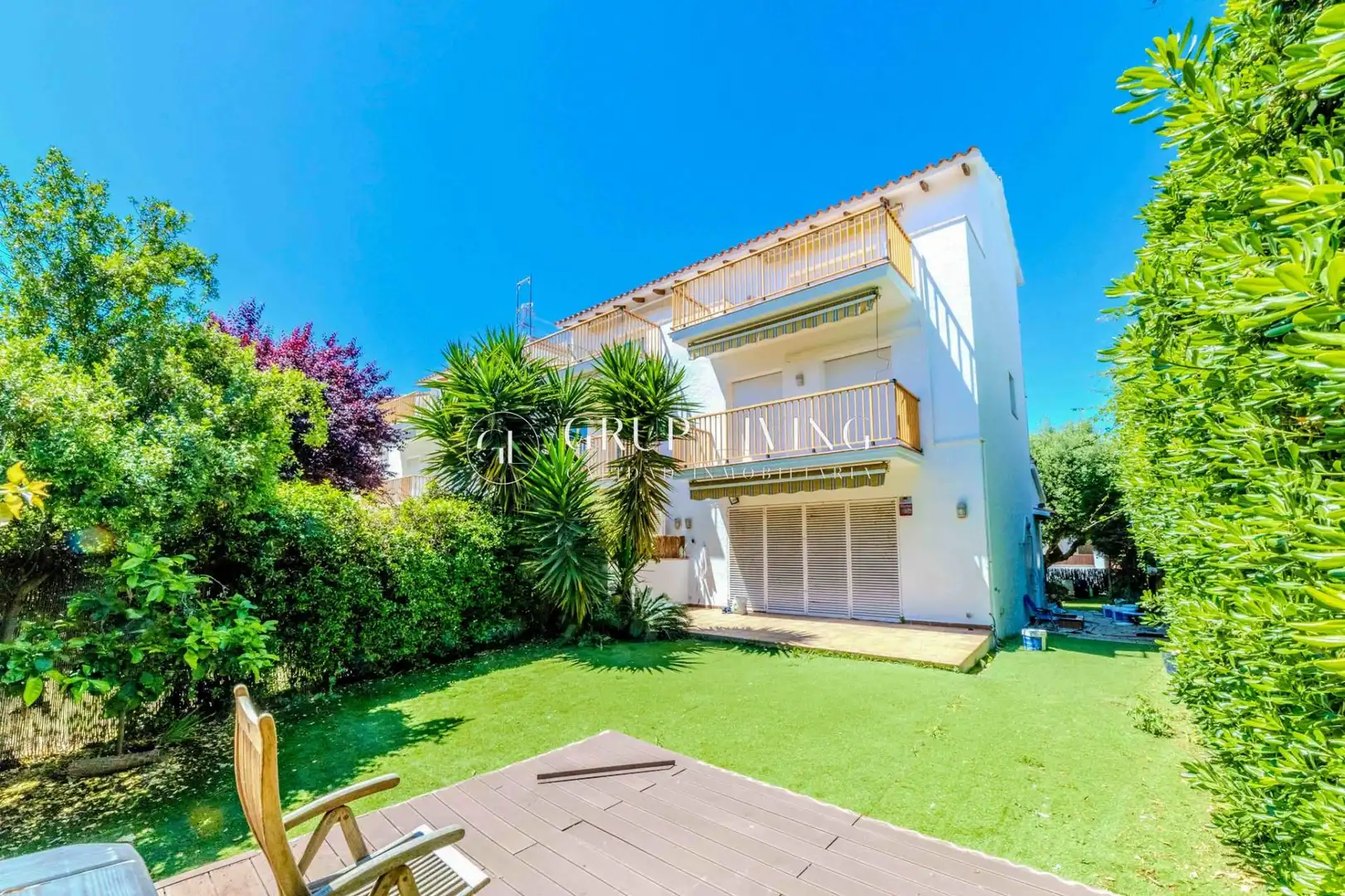 Casa amb terrassa en venda a Can Girona - Terramar - Vinyet