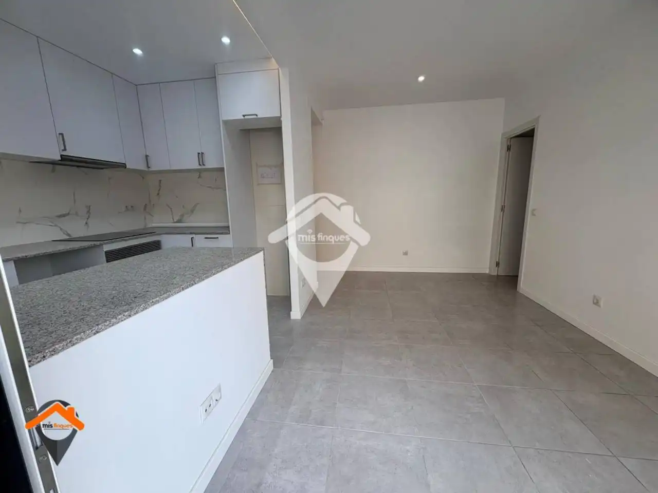 Cuina de Pis en venda en Sabadell amb Aire condicionat, Calefacció i Terrassa