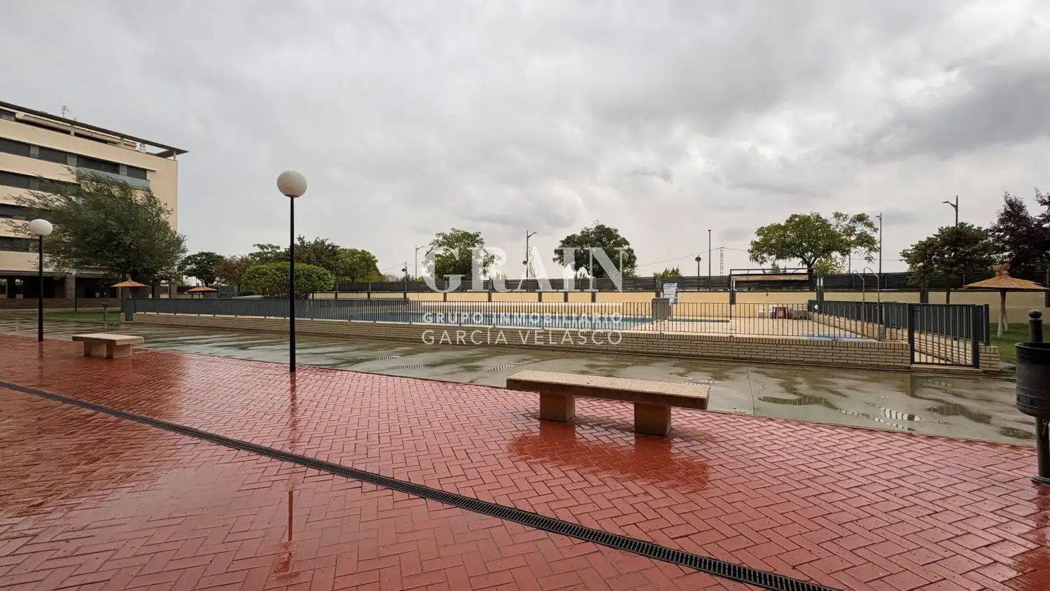 Vista exterior de Piso en venta en Albacete con Calefacción, Trastero y Piscina