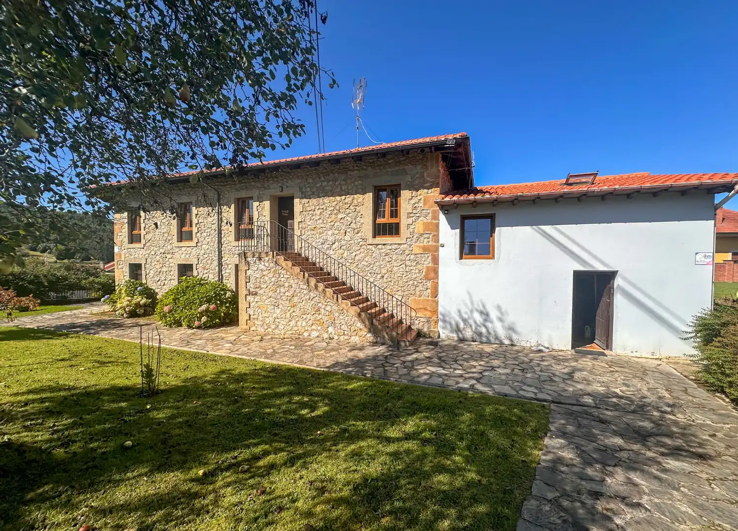 Vista exterior de Casa o chalet en venta en Alfoz de Lloredo con Calefacción, Jardín privado y Terraza
