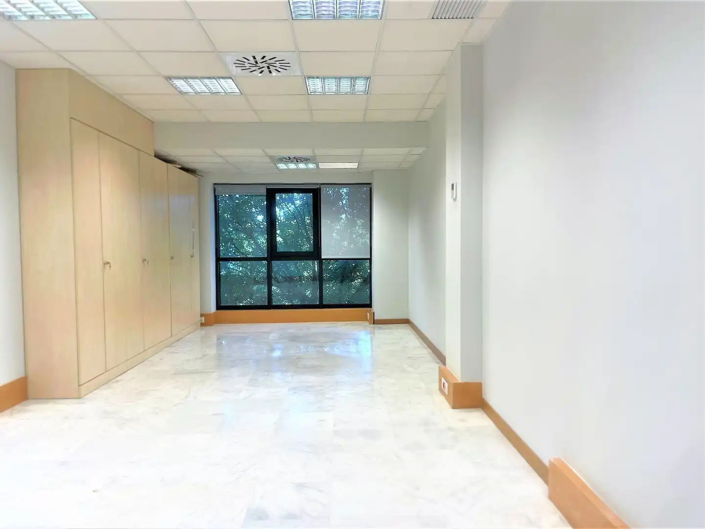 Büro zum Verkauf in Sevilla mit Klimaanlage