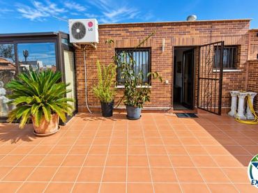 Attico con piscina in vendita a Carrer de José de Espronceda